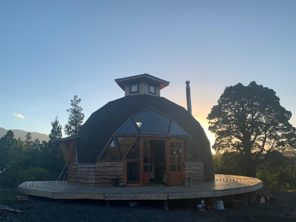 Domo Conguillio Conecta Con Tu Energia Sagrada Junto Al Salto Truful Truful Con Una Vista Majestuosa Que Podras Disfrutar En Una Tinaja Una Experiencia Que Alineara Tu Espiritu Y Tu Energia Interior Vivelo Melipeuco Buitenkant foto